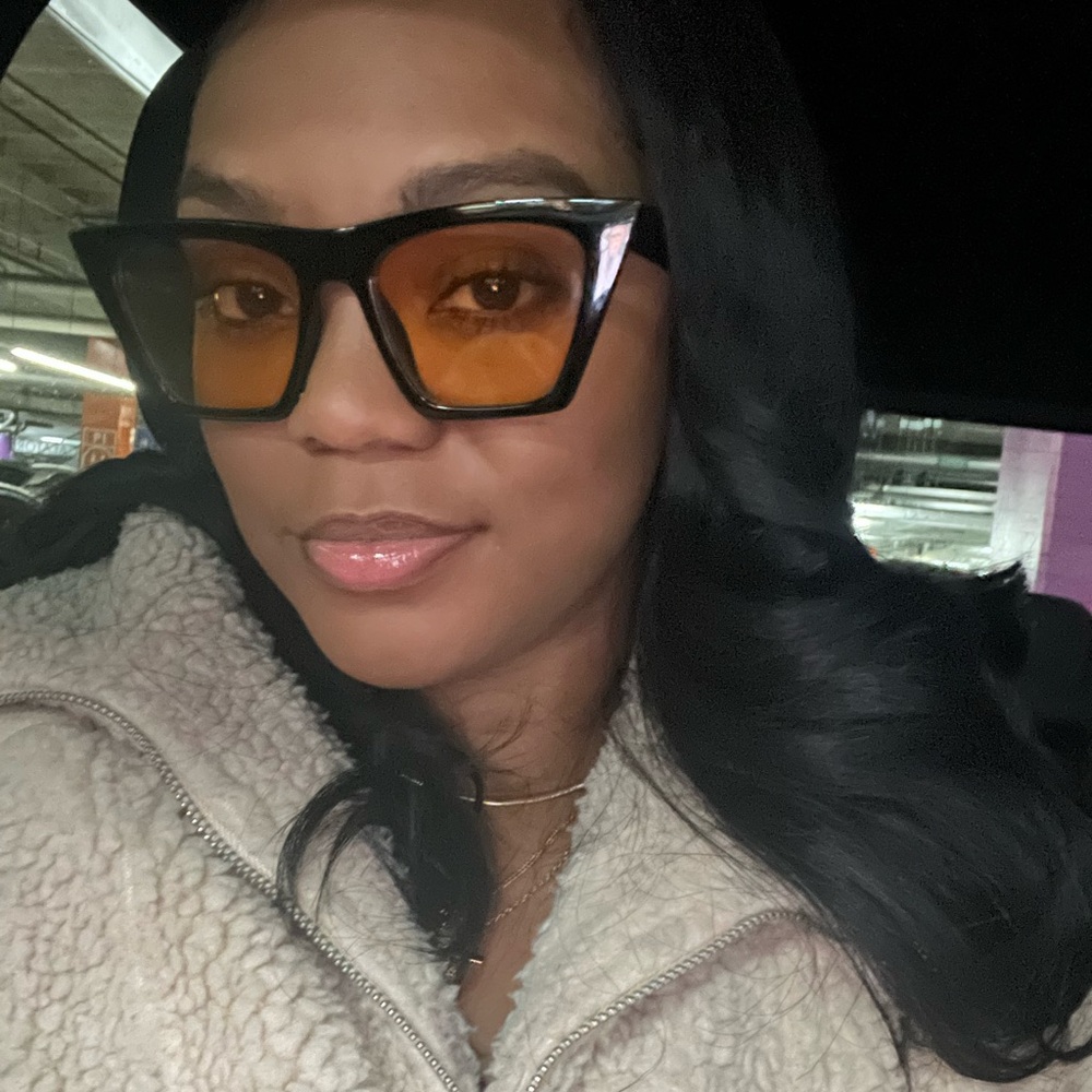 Meet your Posher, Court 💕